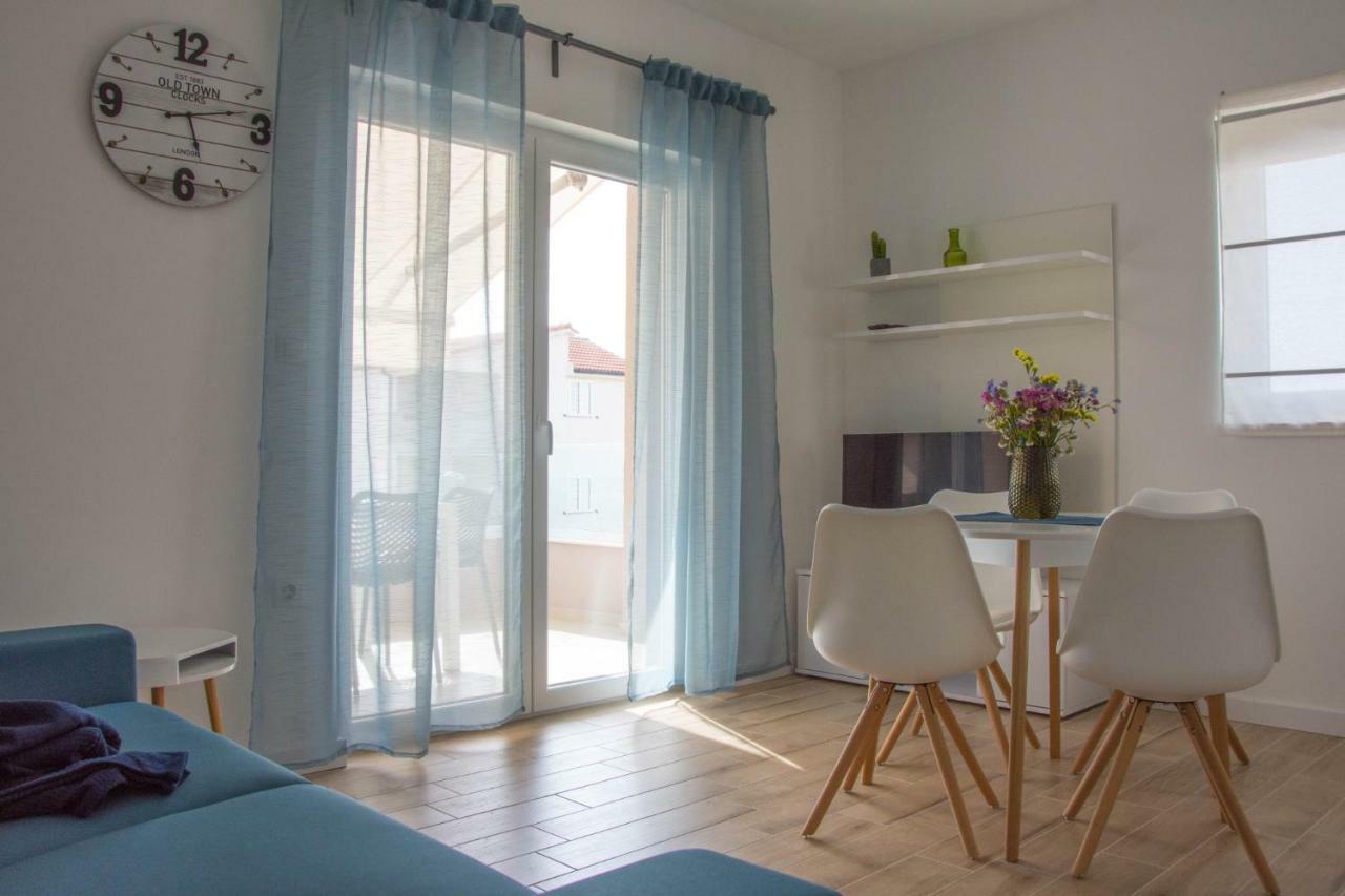 Apartments Melody Мандре Екстериор снимка