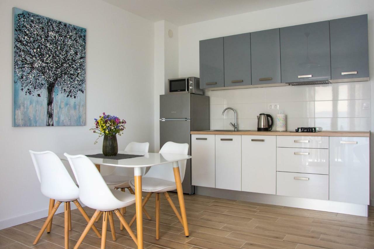 Apartments Melody Мандре Екстериор снимка