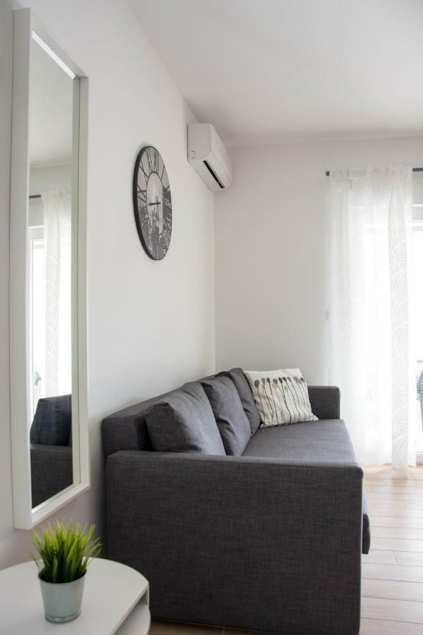 Apartments Melody Мандре Екстериор снимка
